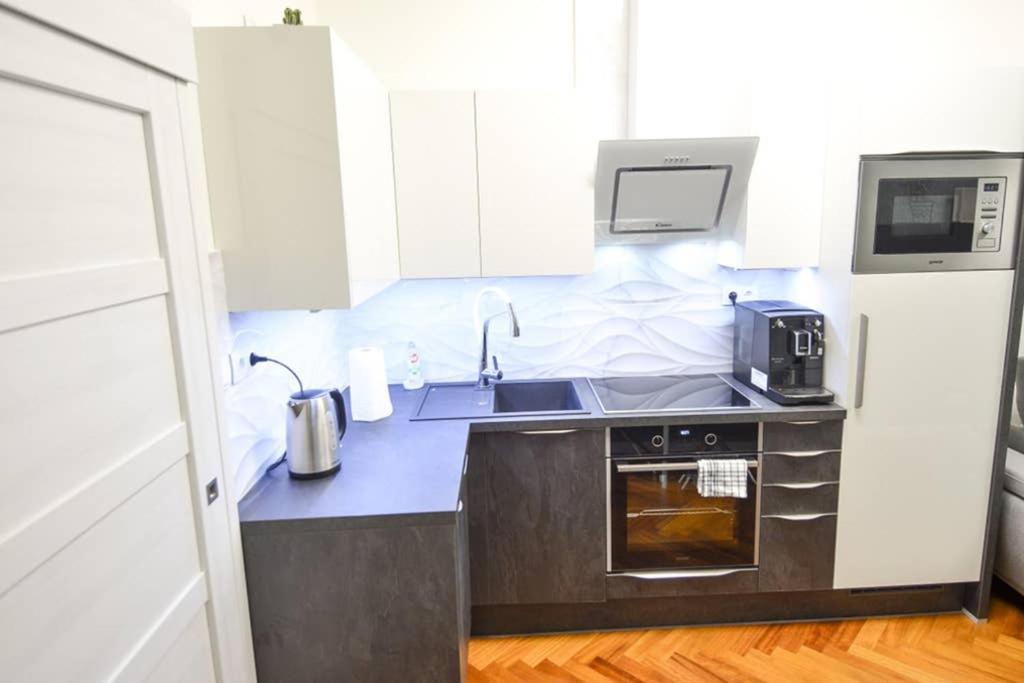Brandly New Apartment Andel Praga Exterior foto